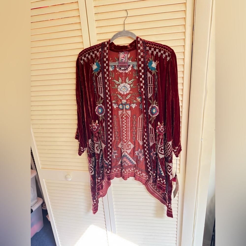 NWT!! Johnny Was Size M Daniela Embroidered Velvet Cardigan - Picture 4 of 11
